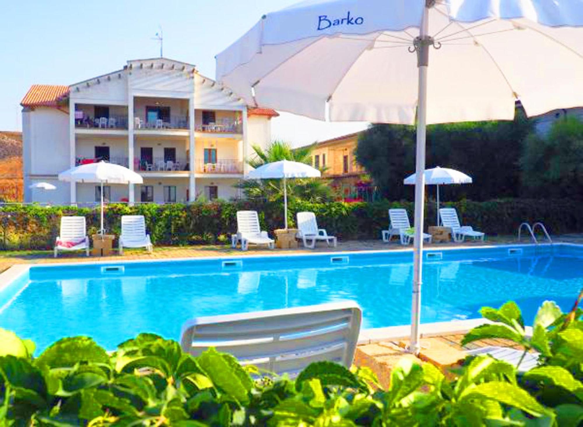 Aparthotel Barko & *